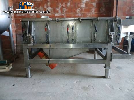 Peneira vibrat�ria classificadora selecionadora inox com 4 saidas de produtos MVL