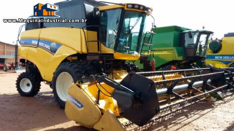 Colheitadeira New Holland