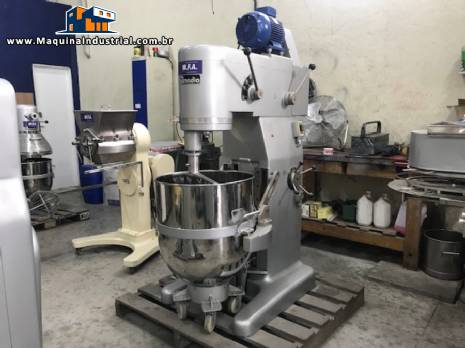 Batedeira planet�ria para 130 L Amadio