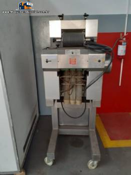 M�quina de talharim talharineira 100 kg h IMA