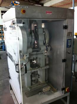 M�quina de compress�o exc�ntrica