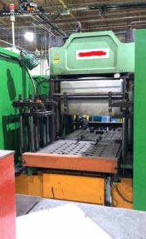 Prensa � v�cuo hidr�ulica para vulcaniza��o de borrachas Pan Stone 250 toneladas 3RT
