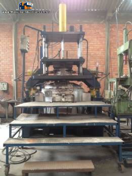 Injetora de alum�nio baixa press�o DJ Fornos