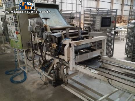 Laminadora cortadora com enbandejadora autom�tica dobradora em linha cont�nua de massas secas longas talharim 300 kg por hora