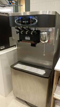 M�quina de sorvete expresso casquinha casc�o milk shake Taylor