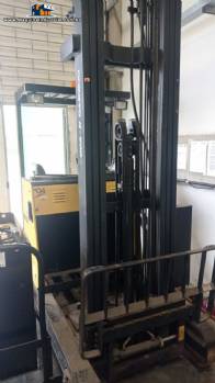 Empilhadeira retrátil Doosan Empilhadeira retrátil Doosan